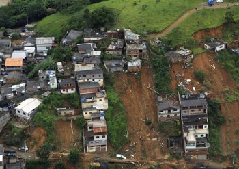 Из-за оползней в Бразилии погибли 16 человек, десятки пропали без вести